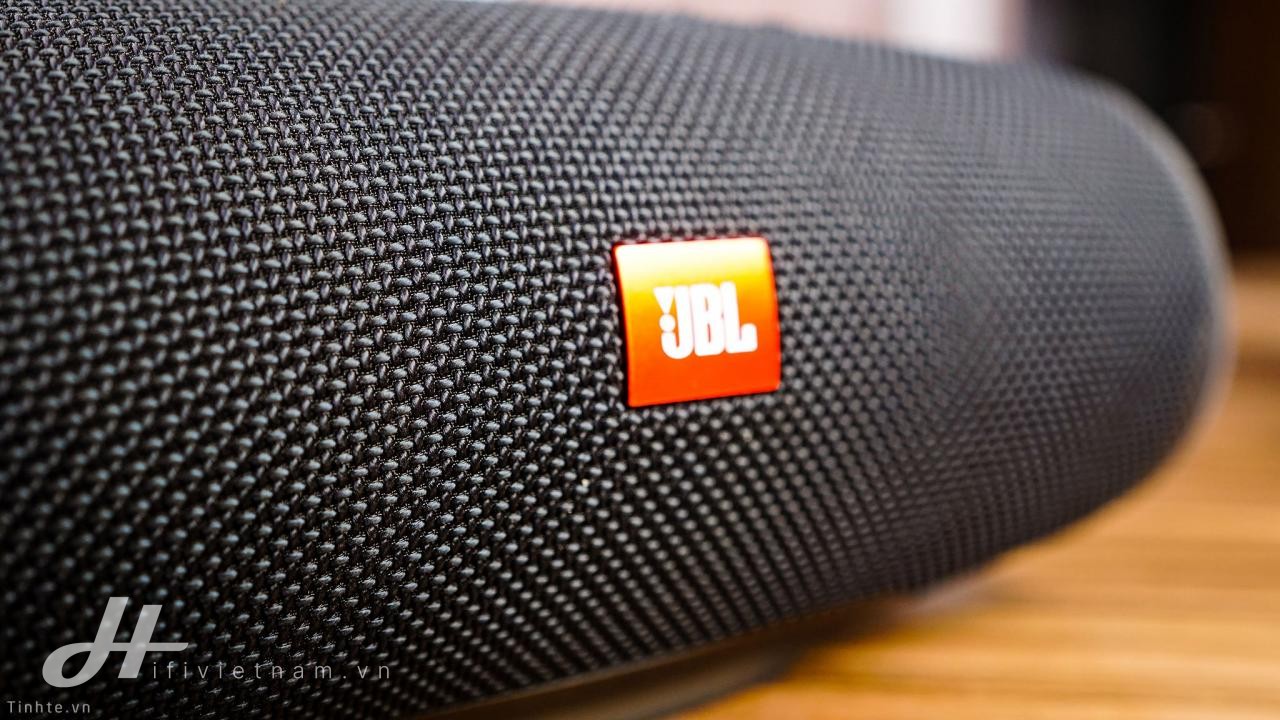 Đang tải tinhte_jbl_charge_4_review (4).jpg…