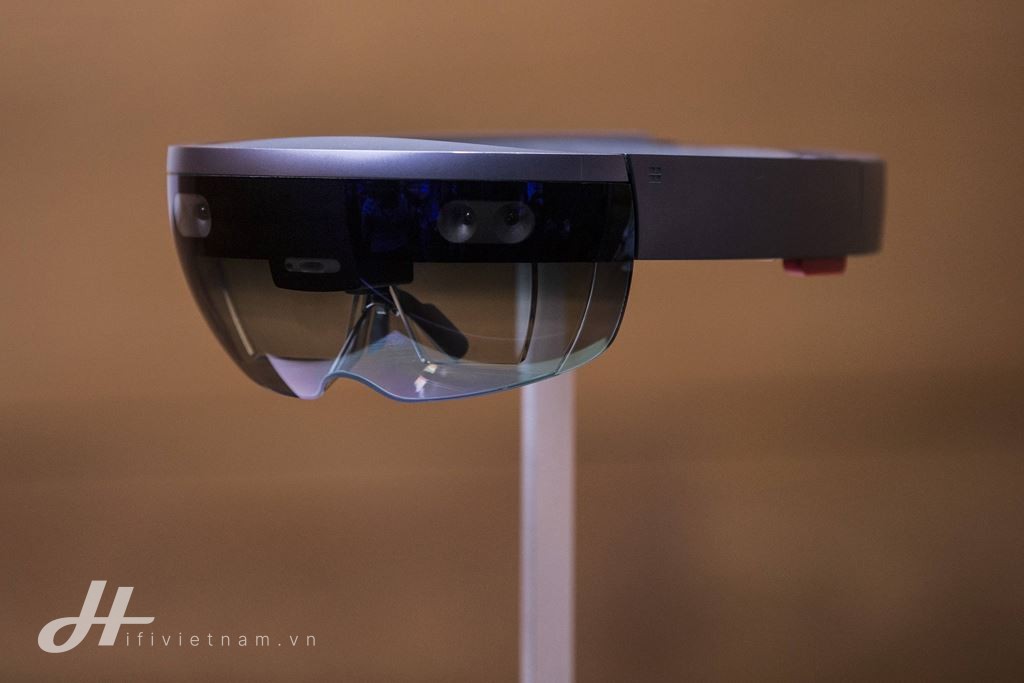 HoloLens 2 – Chiếc tai nghe kiêm kính thực tế ảo “sang chảnh” của Microsoft ảnh 1