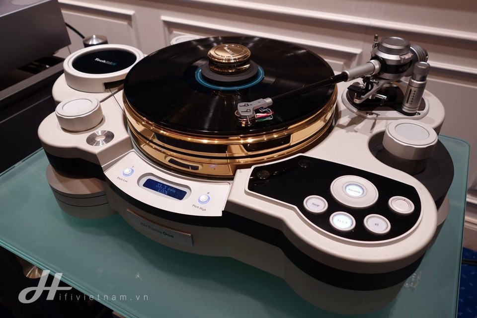 Monospace_Vinyl_LP_turntable_p2.jpg